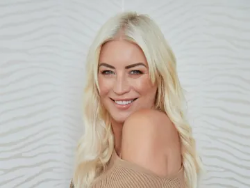 A close up of Denise Van Outen